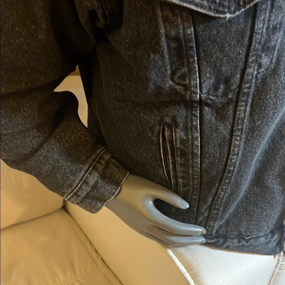 Levi's Charcoal Denim Jacket with White Lining - Picture 5 of 14